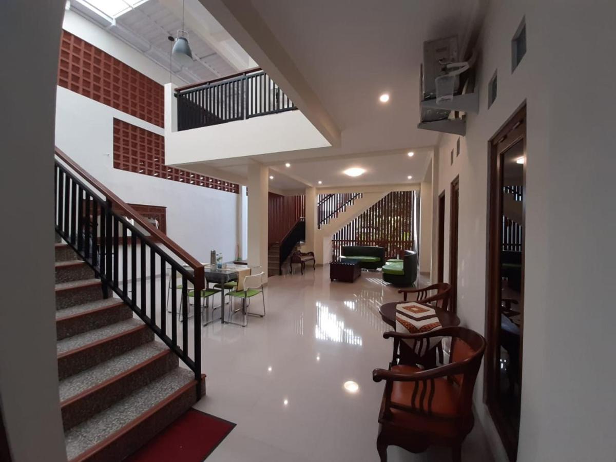 Omah Nayan Hotel Maguwo Exterior photo
