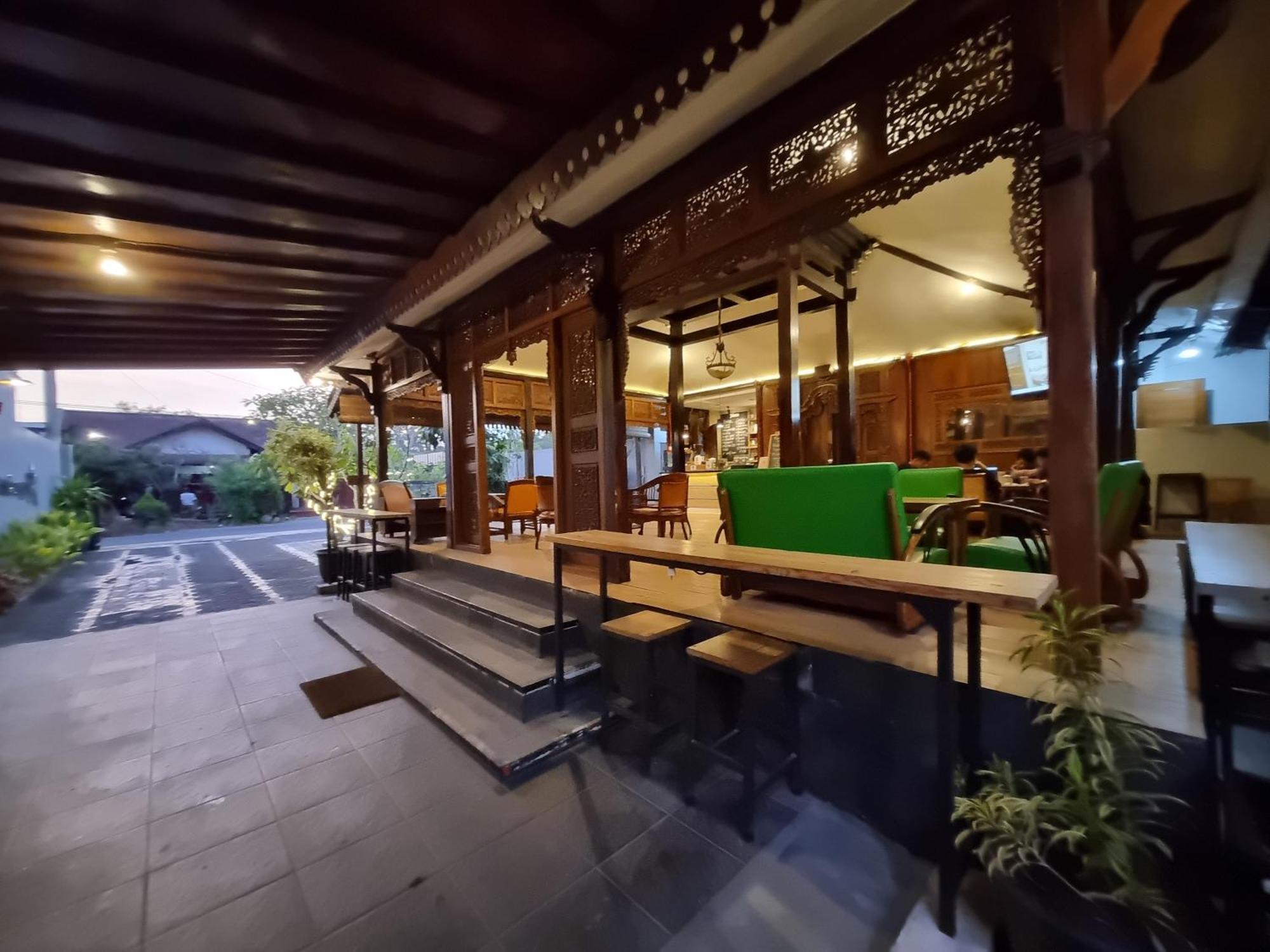 Omah Nayan Hotel Maguwo Exterior photo