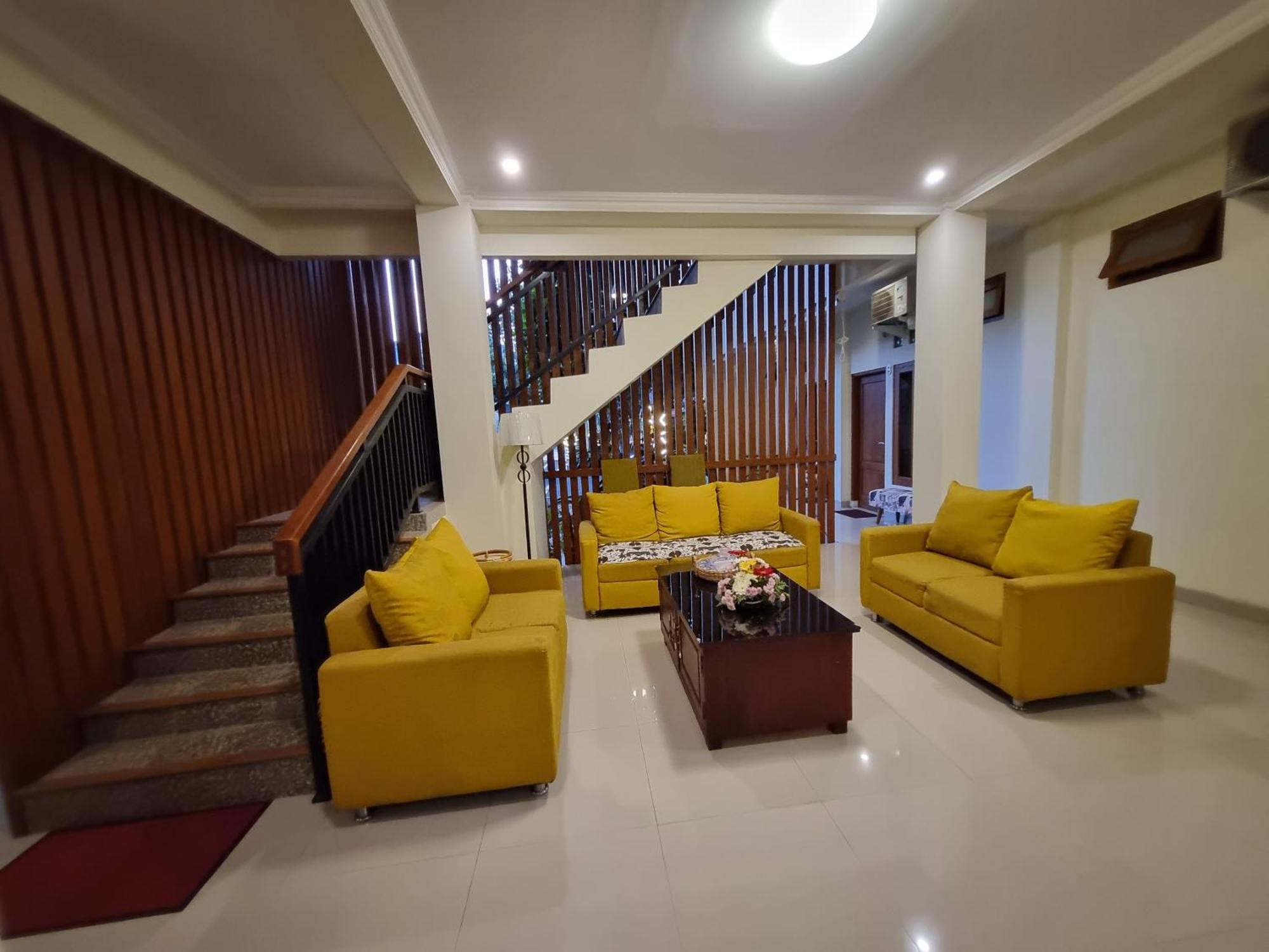 Omah Nayan Hotel Maguwo Exterior photo